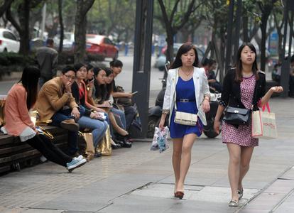 女子举报丈夫借钱嫖娼让其陪睡